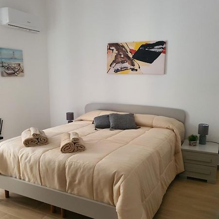 La Casa Di Serafina Santo Stefano di Camastra Exteriör bild