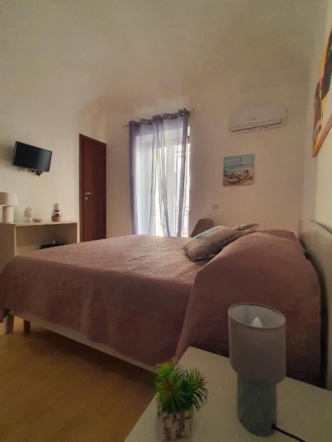 La Casa Di Serafina Santo Stefano di Camastra Exteriör bild