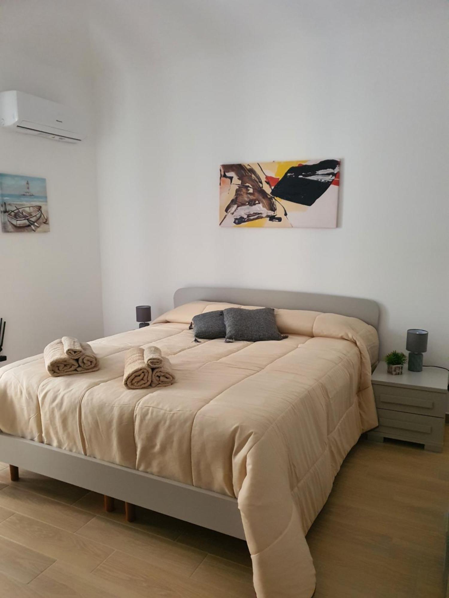 La Casa Di Serafina Santo Stefano di Camastra Exteriör bild