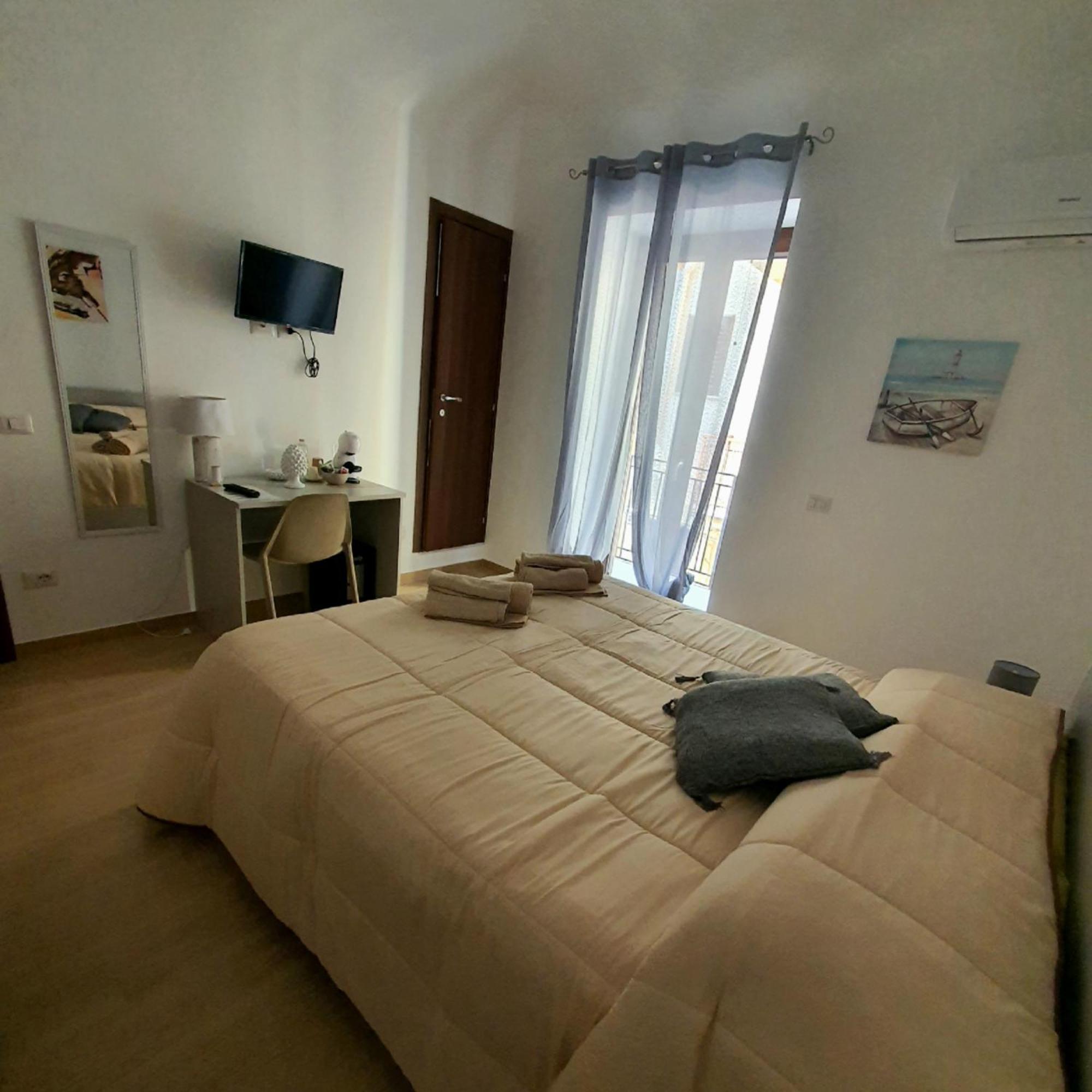La Casa Di Serafina Santo Stefano di Camastra Exteriör bild