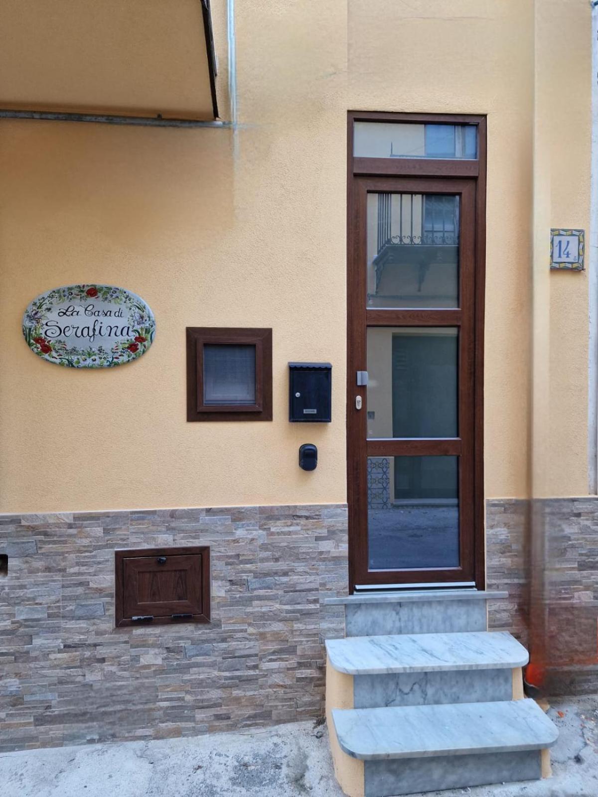 La Casa Di Serafina Santo Stefano di Camastra Exteriör bild